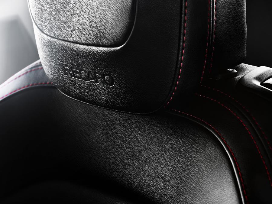  Kia pro_cee&rsquo;d GT 2013 года  (фото 8 из 15)